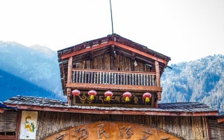 九寨沟七月攻略，当童话世界遇上雨季，我发现了比晴天更惊艳的风景